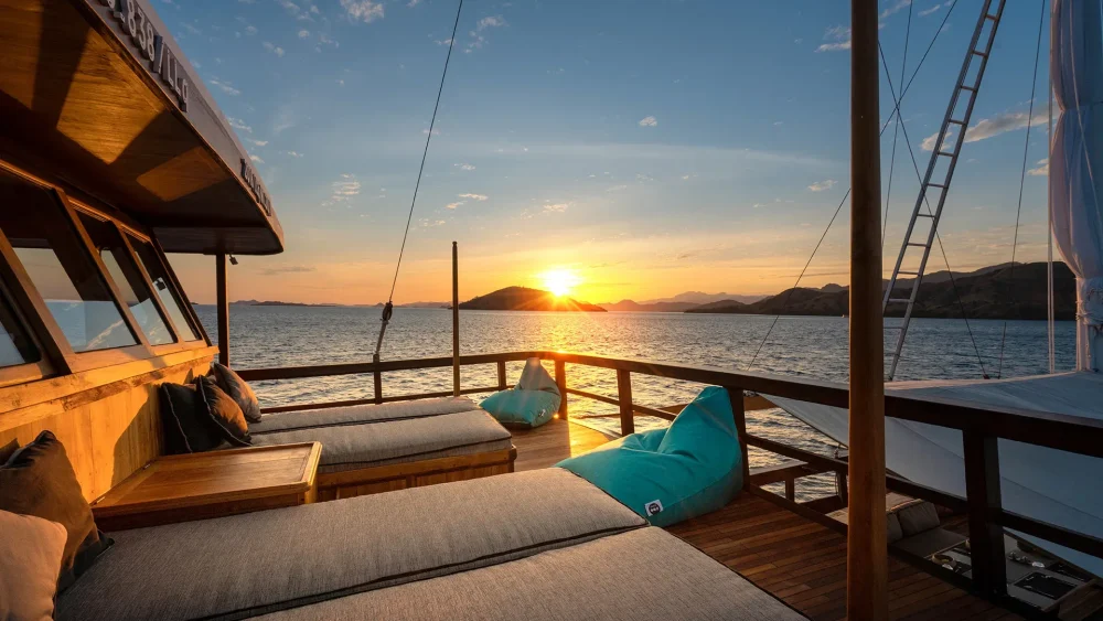 Asia Global Yachting (AGY) 13