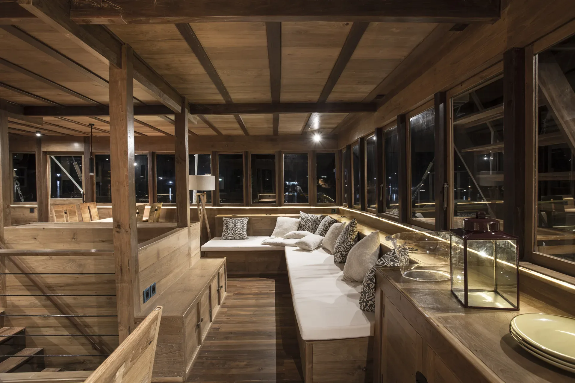 Asia Global Yachting (AGY) Indoor Lounge 1
