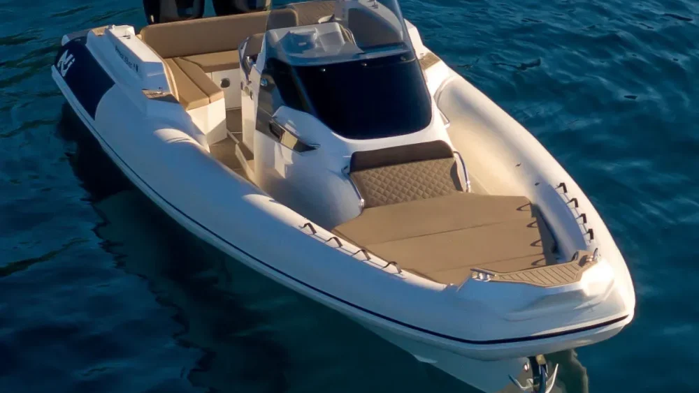 Asia Global Yachting (AGY) Yacht Charter, Sales, Magagement & More Prince 33 Cc G1