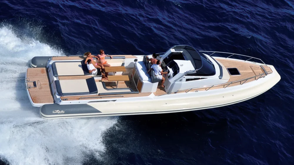 Asia Global Yachting (AGY) Yacht Charter, Sales, Magagement & More Prince 43 Luxury Cabin