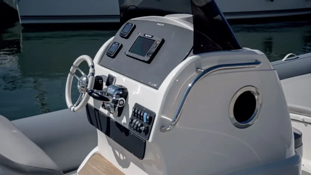 Asia Global Yachting (AGY) Yacht Charter, Sales, Magagement & More Prince Open 25 27 G1