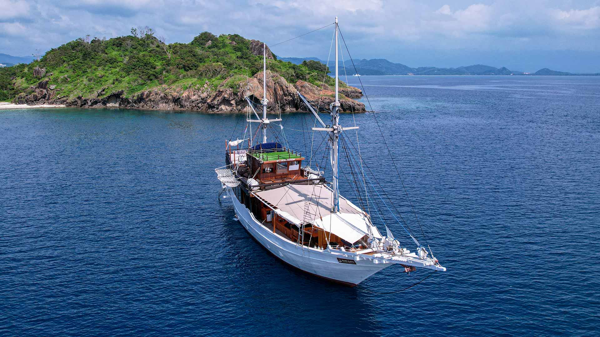 Asia Global Yachting (AGY) Luxury Yacht Charters in Thailand, Indonesia and Japan Dji 0025