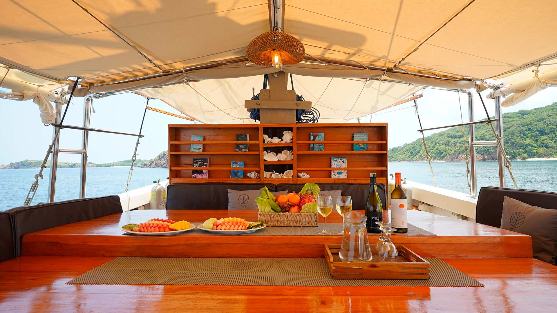 Asia Global Yachting (AGY) Luxury Yacht Charters in Thailand, Indonesia and Japan Gyu2705