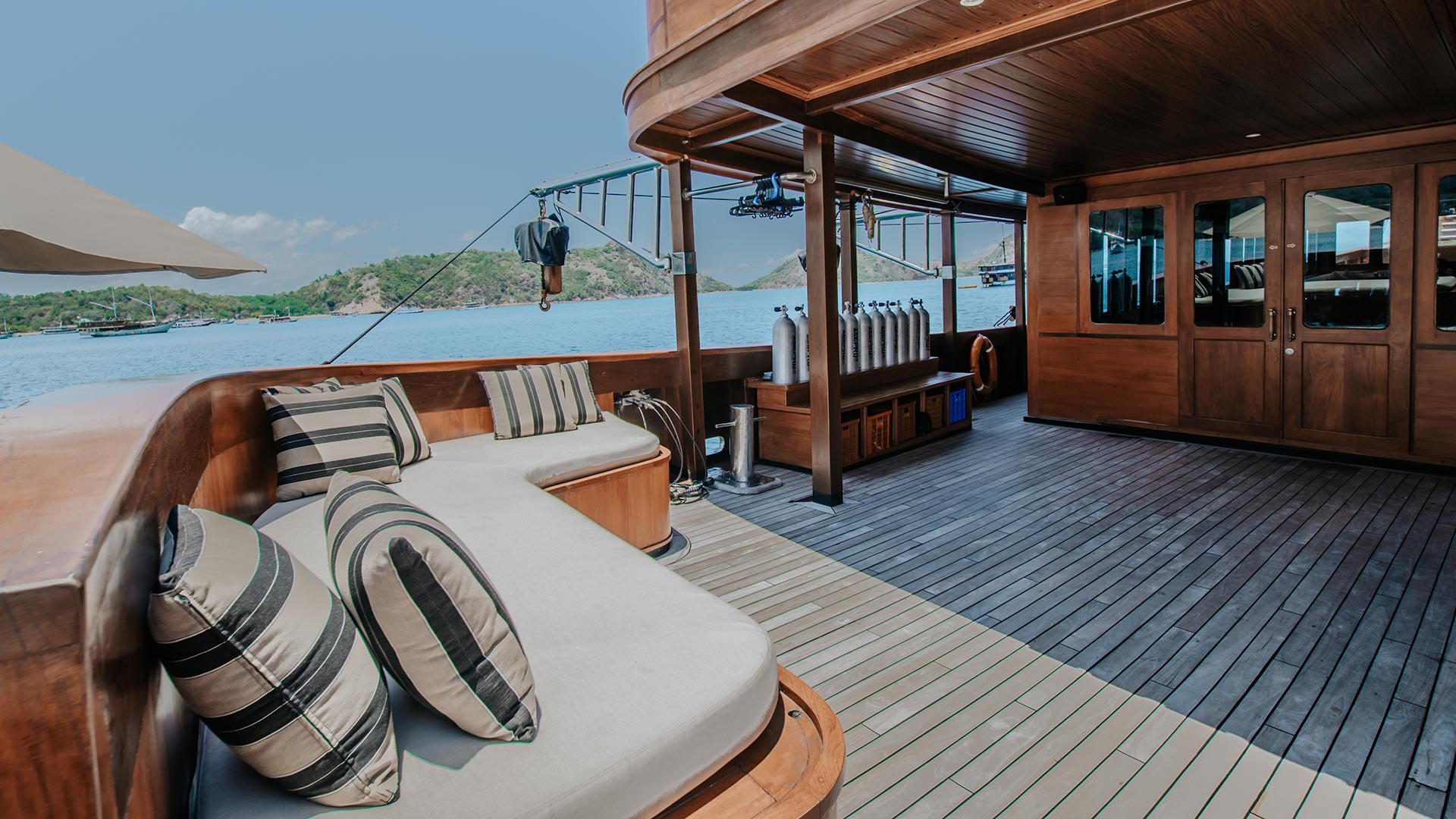 Asia Global Yachting (AGY) Luxury Yacht Charters in Thailand, Indonesia and Japan Dsc06135 Hdr