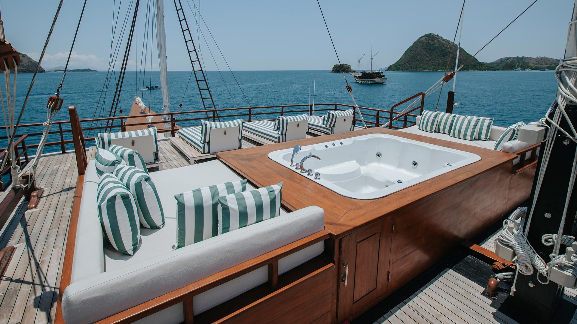 Asia Global Yachting (AGY) Luxury Yacht Charters in Thailand, Indonesia and Japan Dsc06254