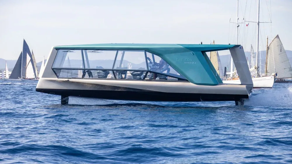 Asia Global Yachting (AGY) Premium Bespoke Yatch Charters, Sales, New Builds, Management & More 084a4683