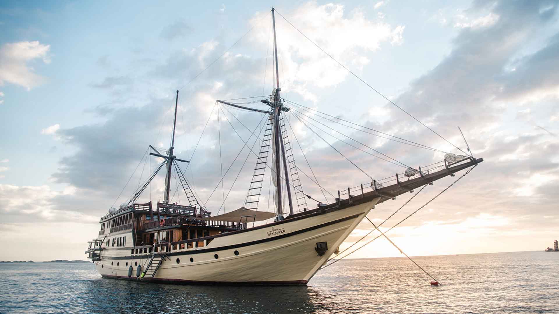 Asia Global Yachting (AGY) Premium Bespoke Yatch Charters, Sales, New Builds, Management & More San 9527
