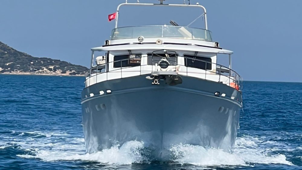 Asia Global Yachting (AGY) Premium Bespoke Yatch Charters, Sales, New Builds, Management & More Lgzm49a0 Copie