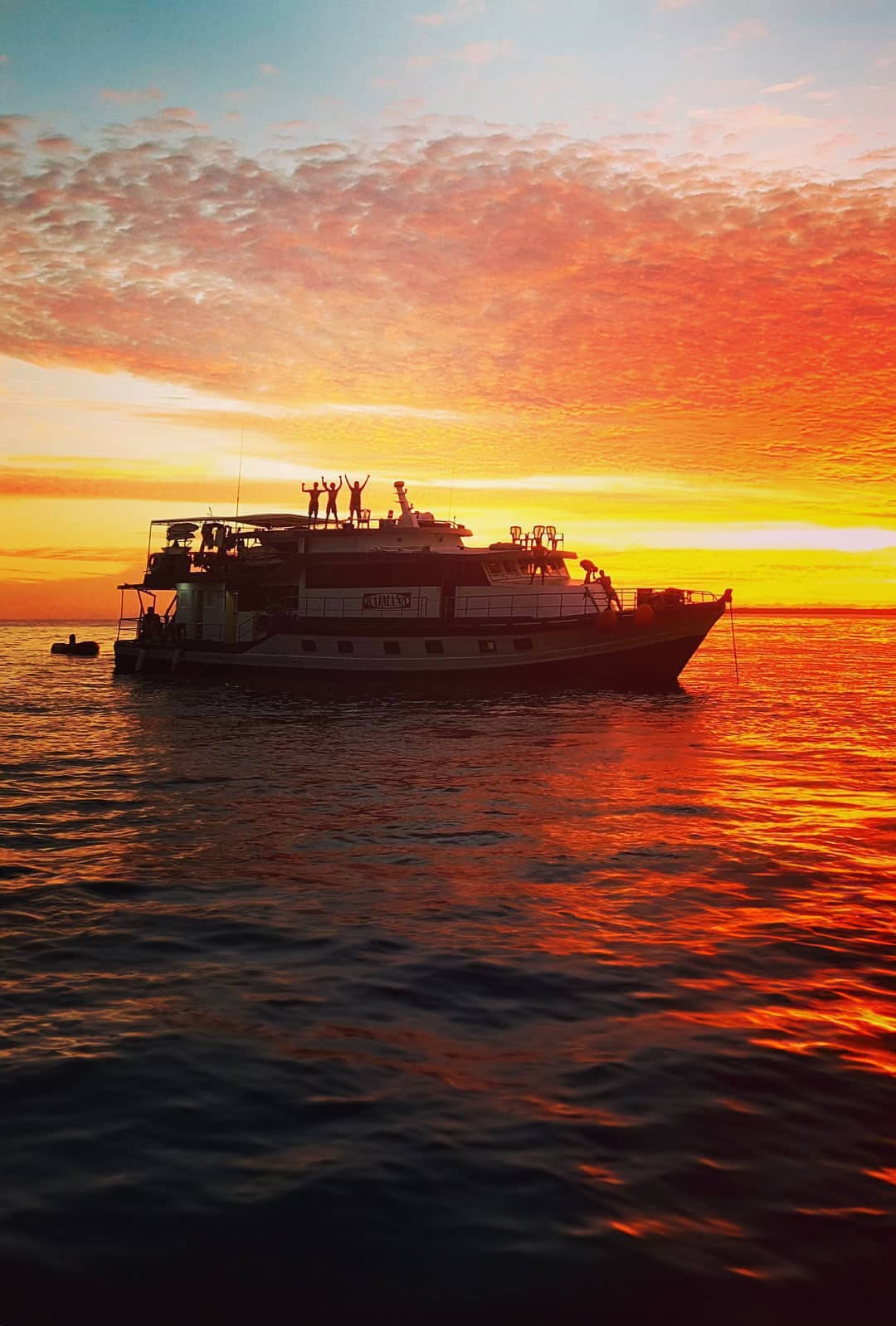 Asia Global Yachting (AGY) Premium Bespoke Yatch Charters, Sales, New Builds, Management & More Kaimana Sunset