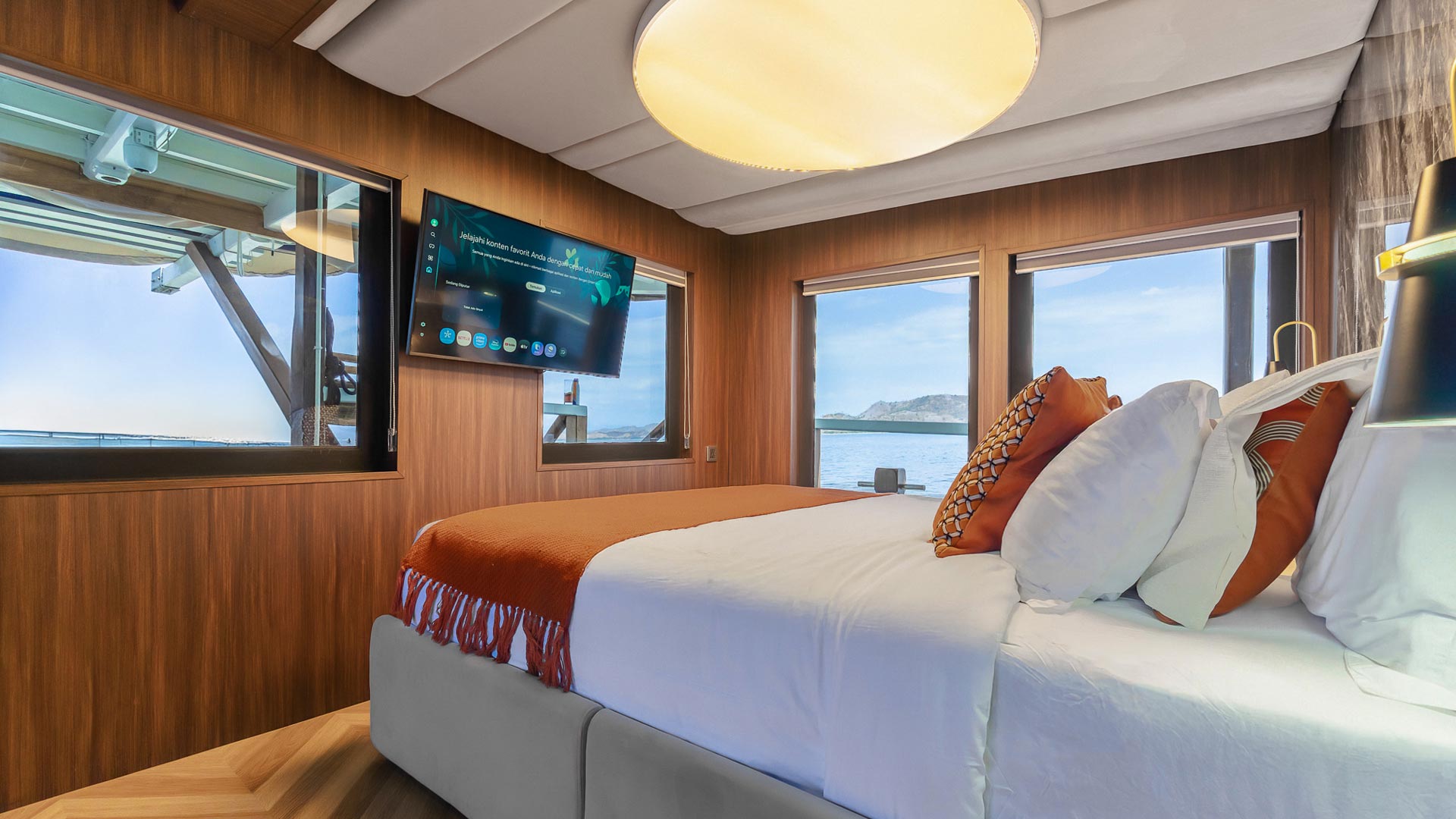 Asia Global Yachting (AGY) Luxury Yacht Charters in Thailand, Indonesia and Japan Bedroom 3.3