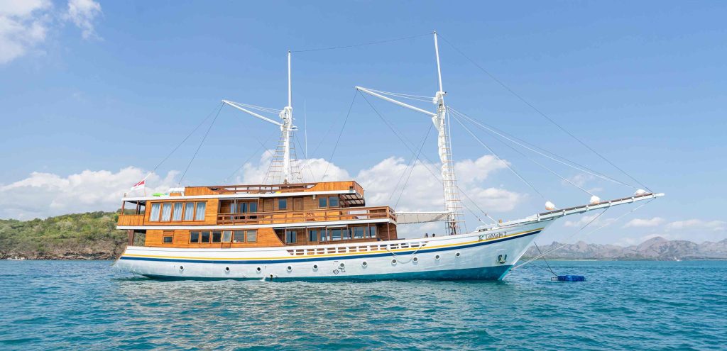 Asia Global Yachting (AGY) Luxury Yacht Charters in Thailand, Indonesia and Japan Lamain2